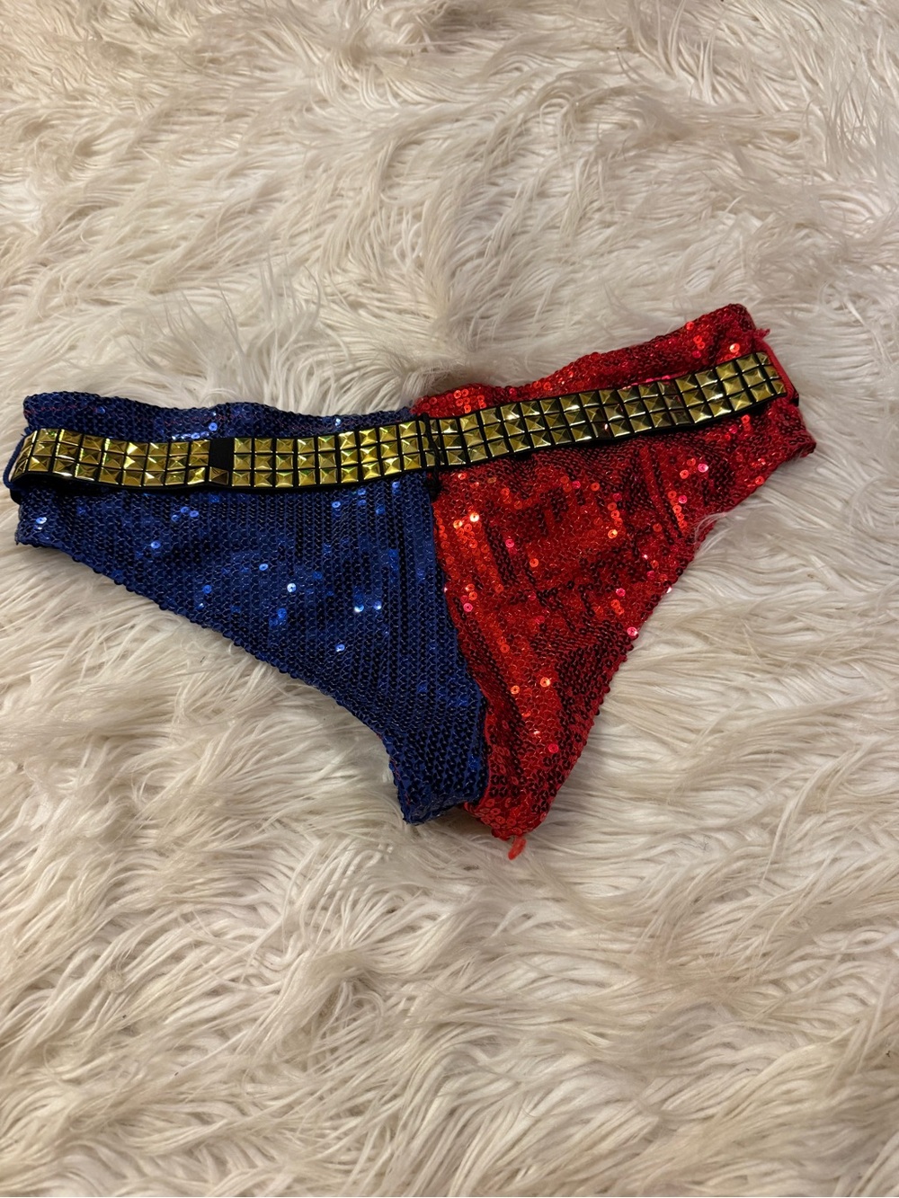 Women’s Harley Quinn sequin shorts (E7) - Picture 2 of 2